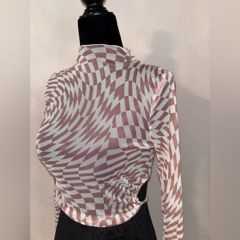 Nectar pink checkered mesh top with open lower backk size small